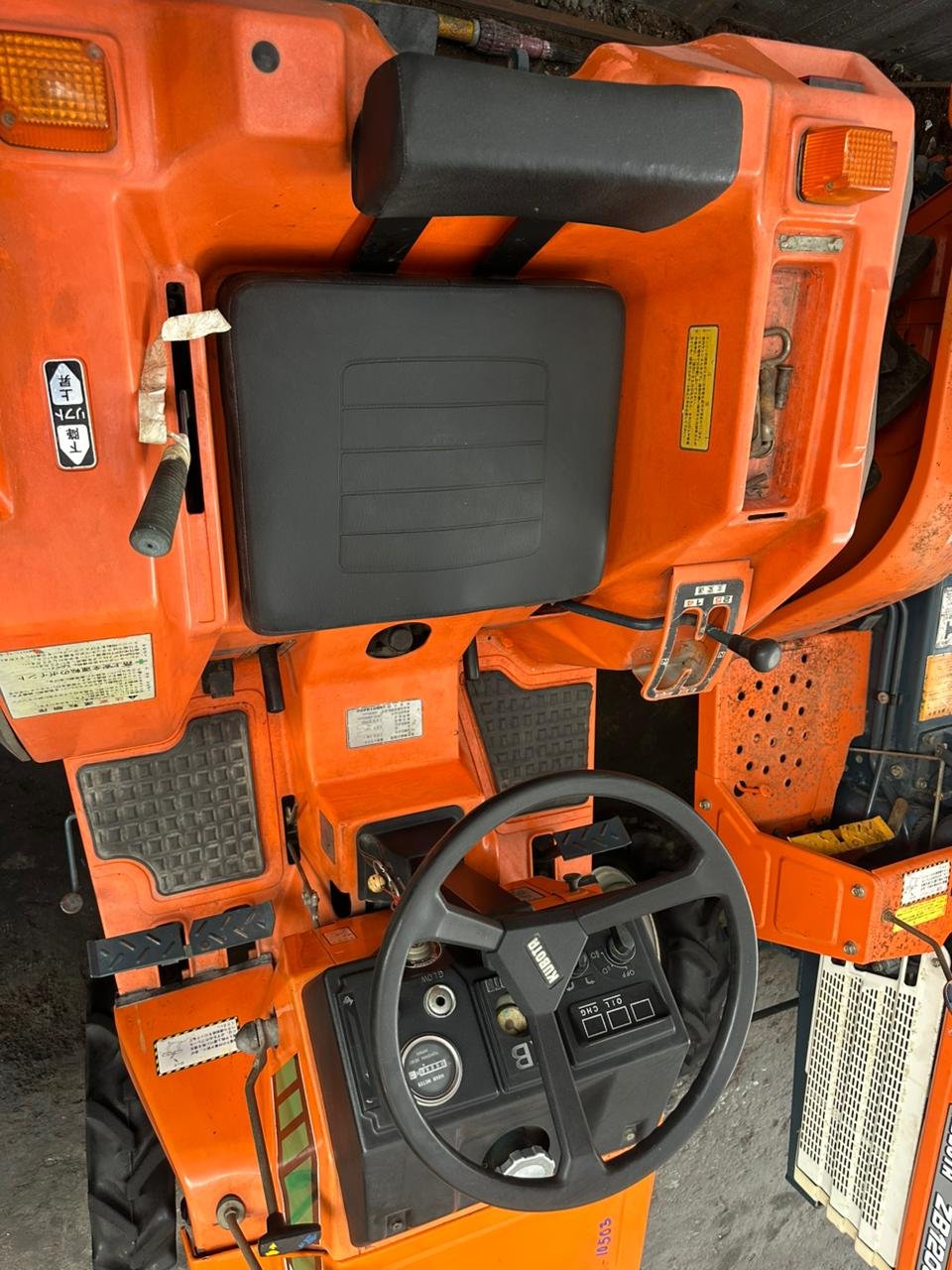 TRACTOR KUBOTA XB-1 - Imagen 5