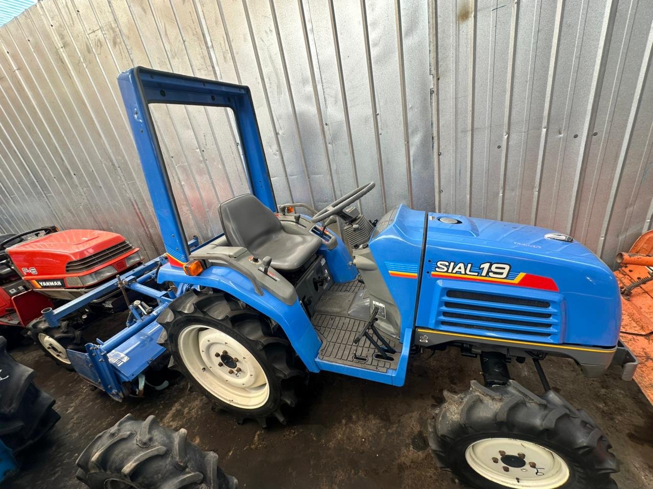 TRACTOR ISEKI SIAL 19