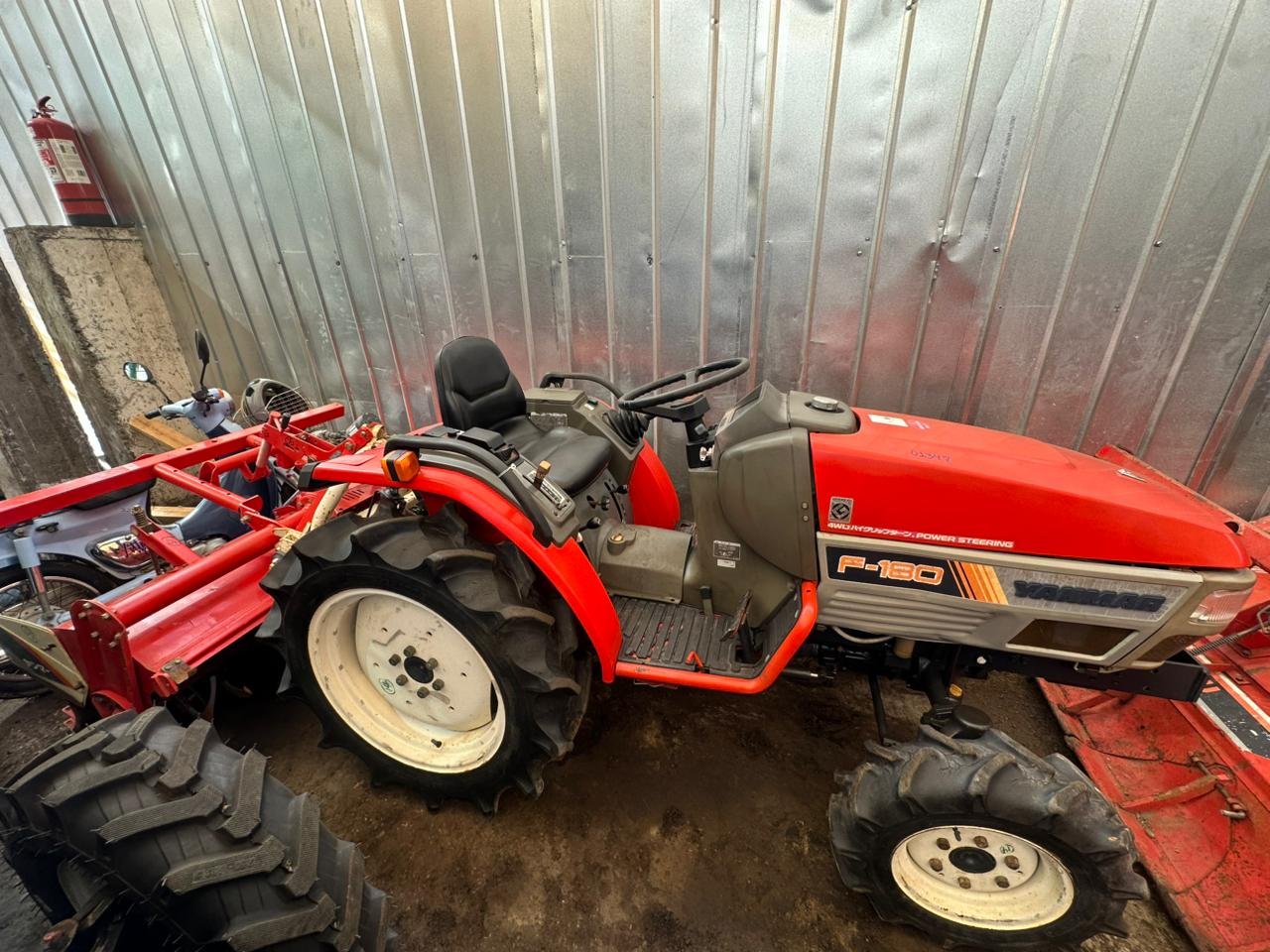 TRACTOR YANMAR F-180