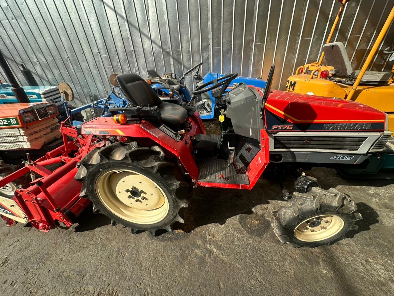TRACTOR YANMAR F-175