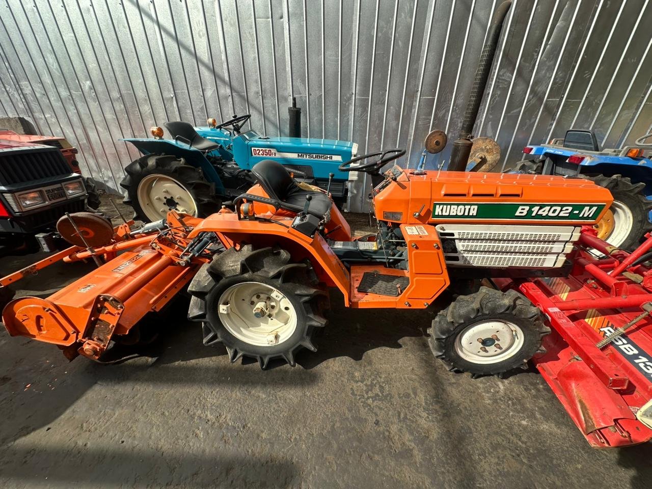 TRACTOR KUBOTA B-1402-M