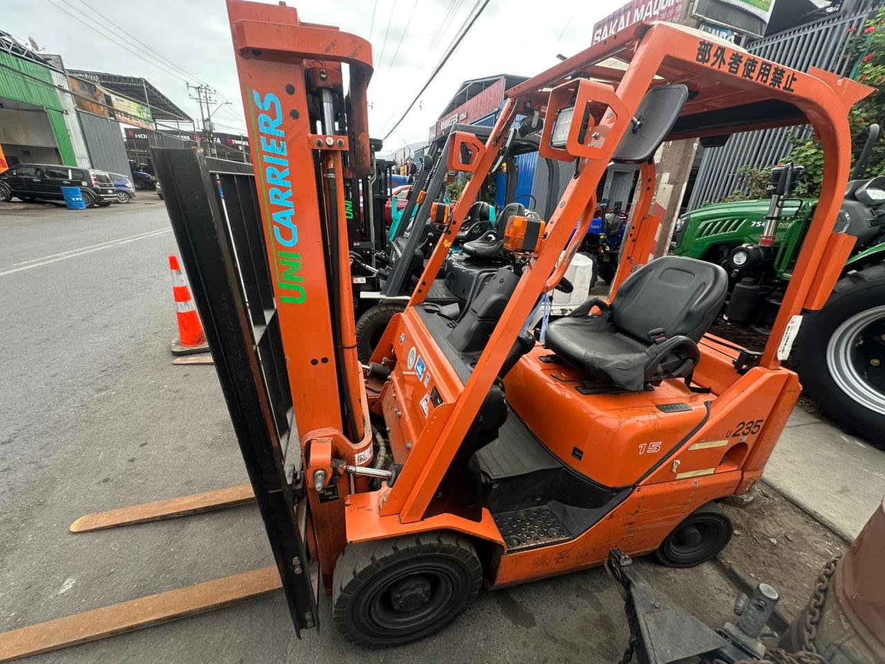 MONTACARGA UNICARRIERS 15
