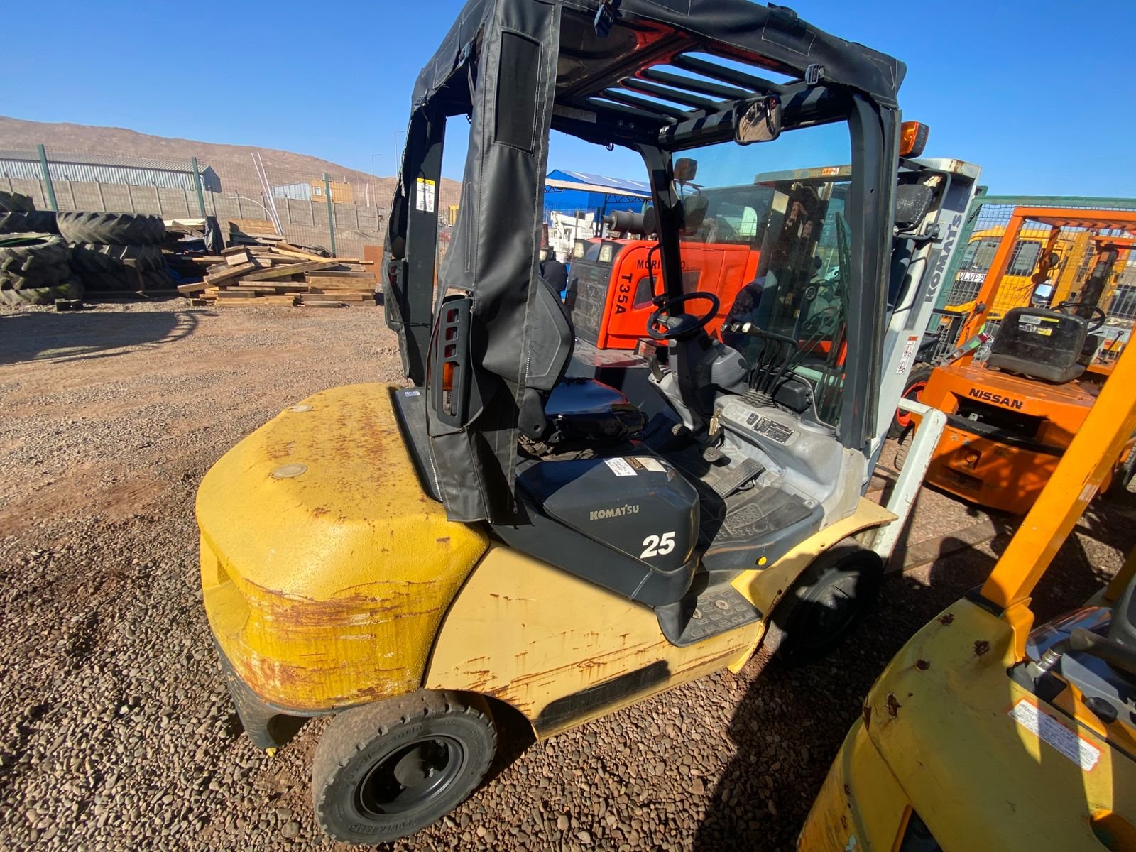 MONTACARGA KOMATSU 25 - Imagen 4