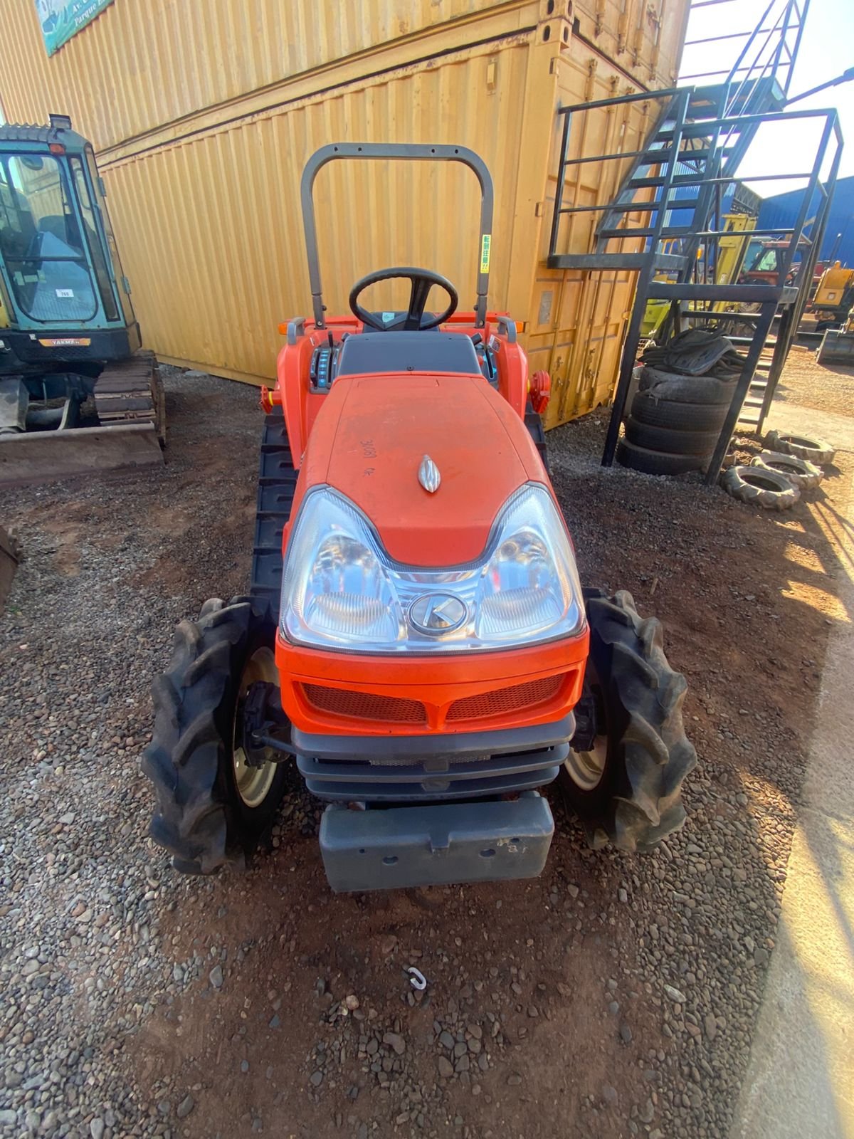 TRACTOR KUBOTA KT-24 CON ORUGA DE GOMA TRASERAS - Imagen 3