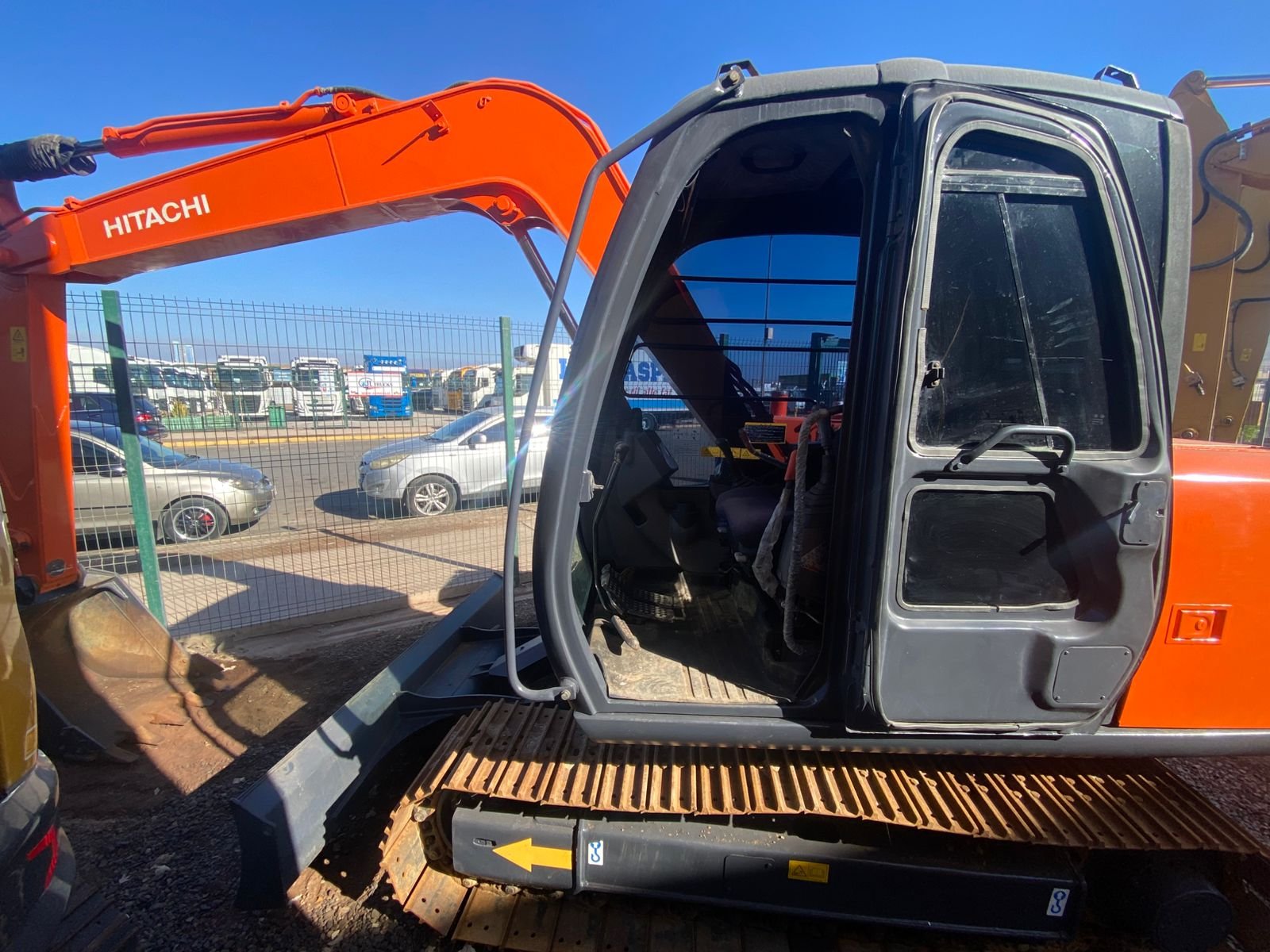 EXCAVADORA HITACHI - Imagen 2