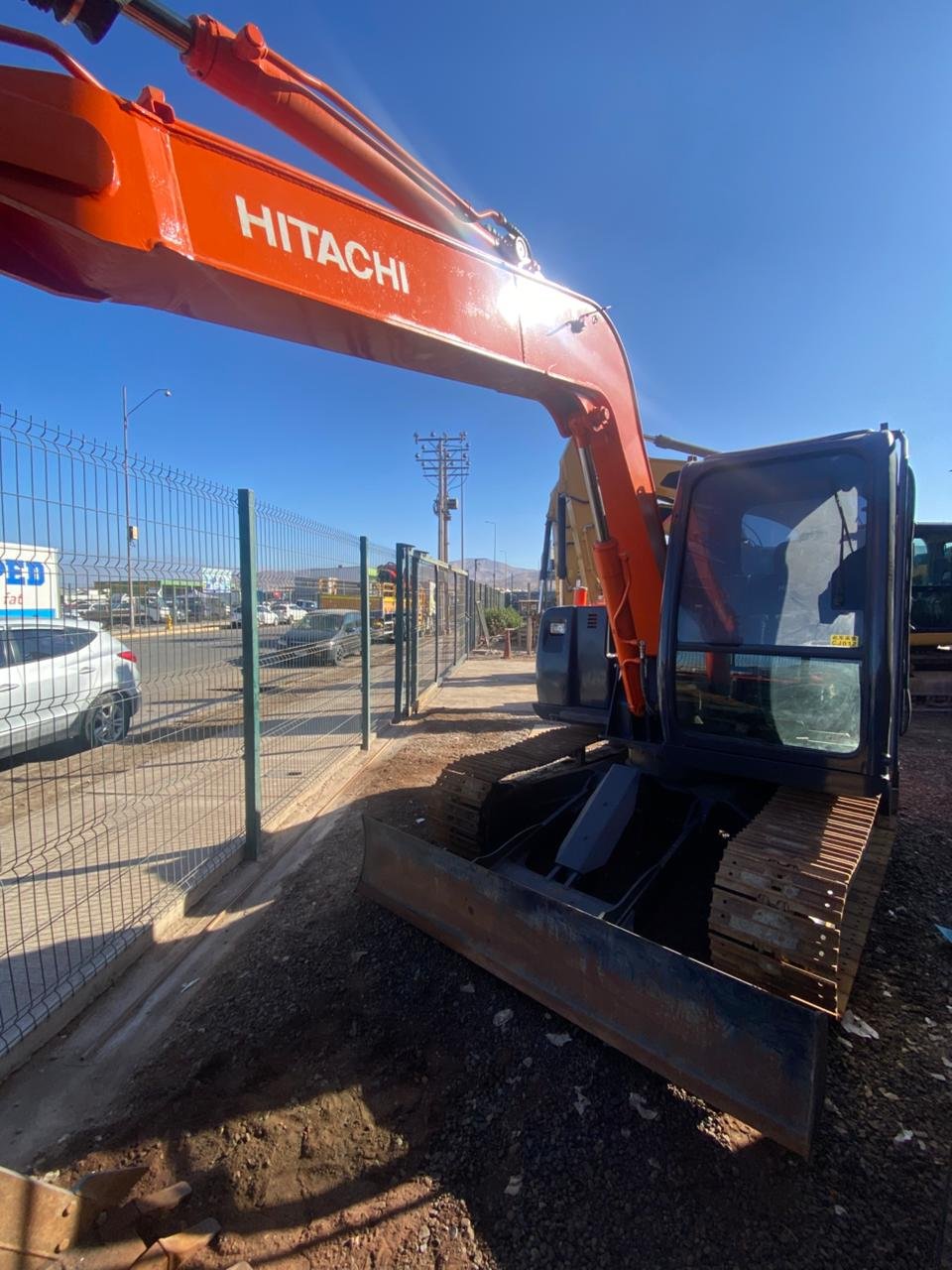 EXCAVADORA HITACHI