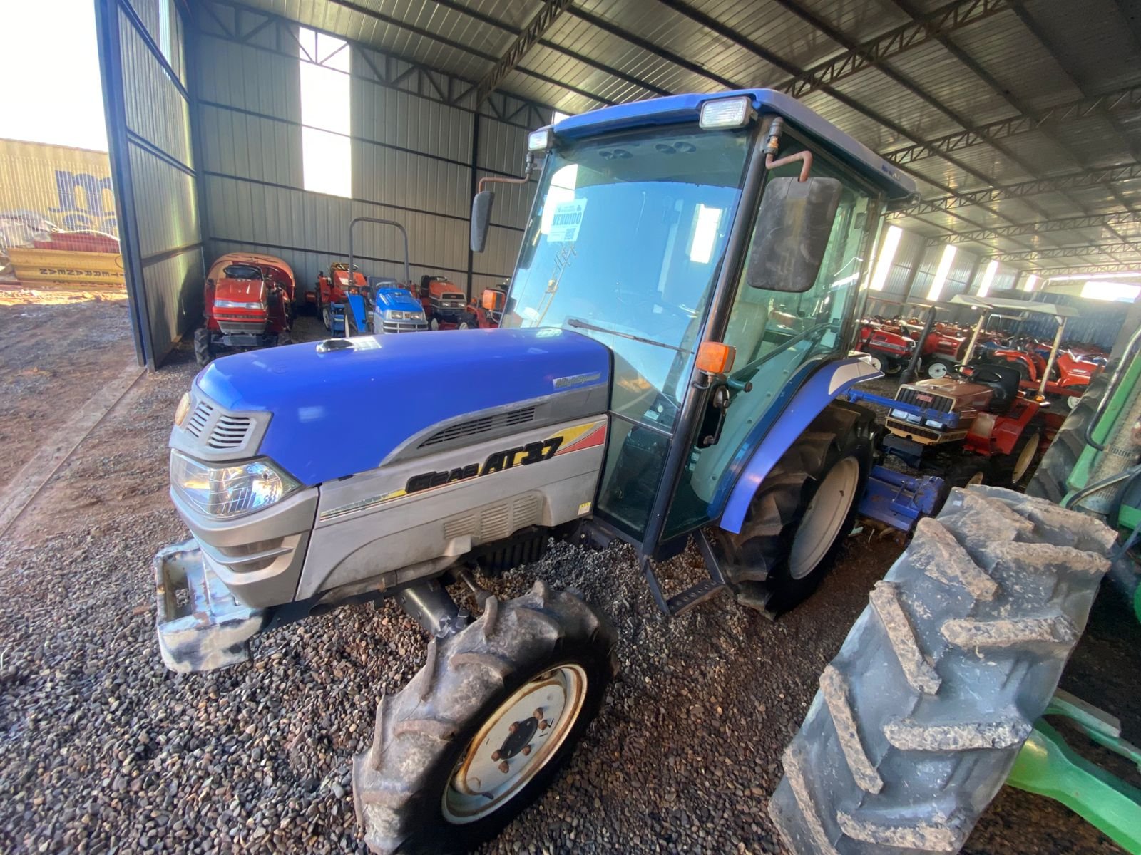 --VENDIDO--- TRACTOR ISEKI GEAS AT 37 CABINADO - Imagen 4