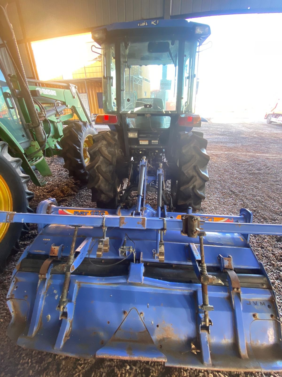 --VENDIDO--- TRACTOR ISEKI GEAS AT 37 CABINADO - Imagen 5