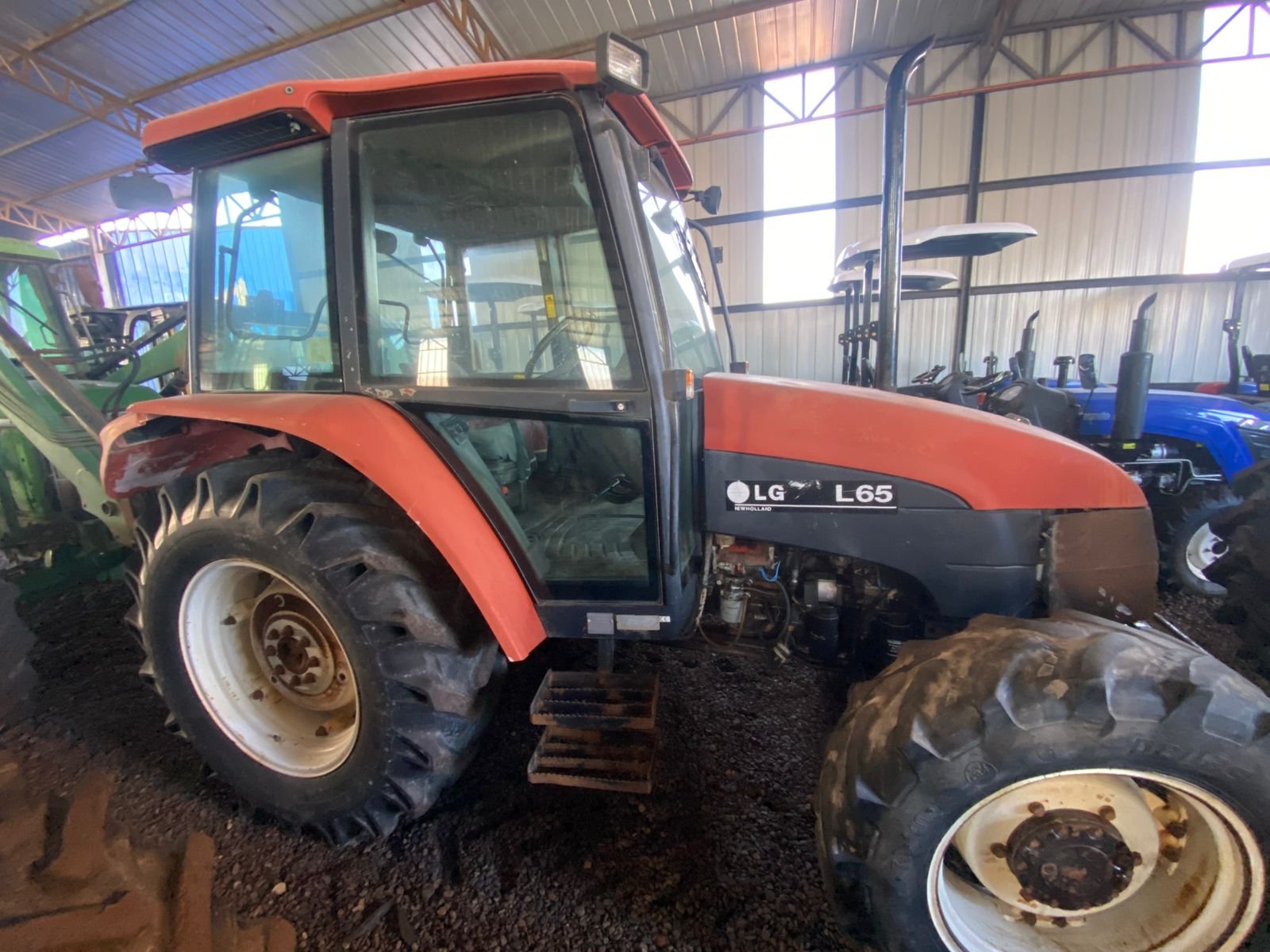 ---VENDIDO---TRACTOR NEW HOLLAND L-65