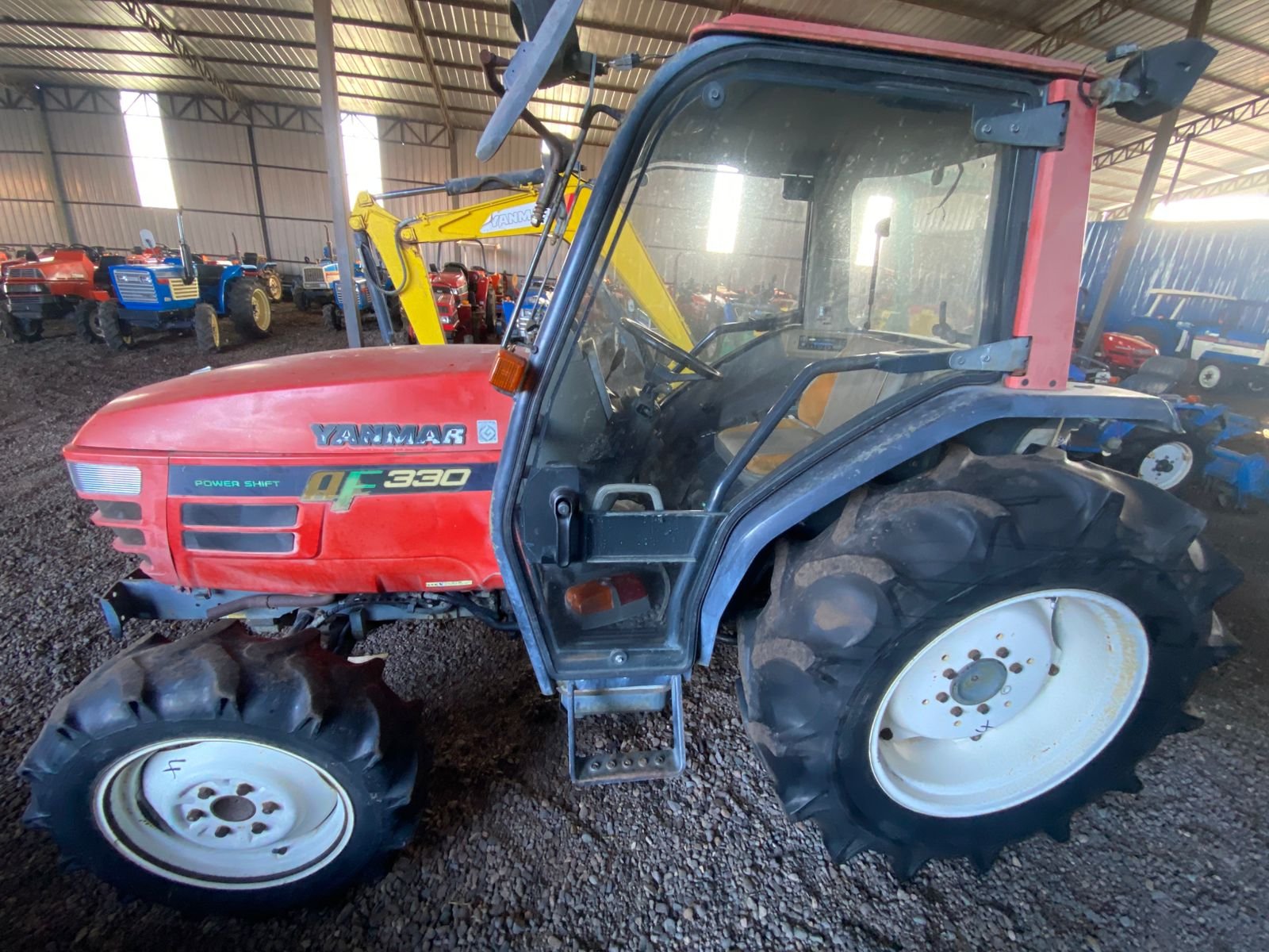 TRACTOR YANMAR AF-330