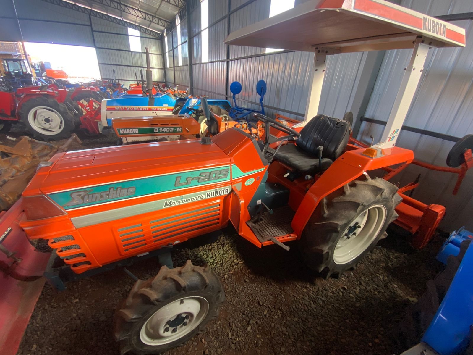 TRACTOR KUBOTA SUNSHINE L1-205