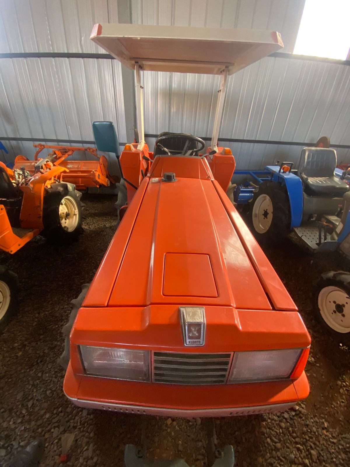 TRACTOR KUBOTA SUNSHINE L1-205 - Imagen 3