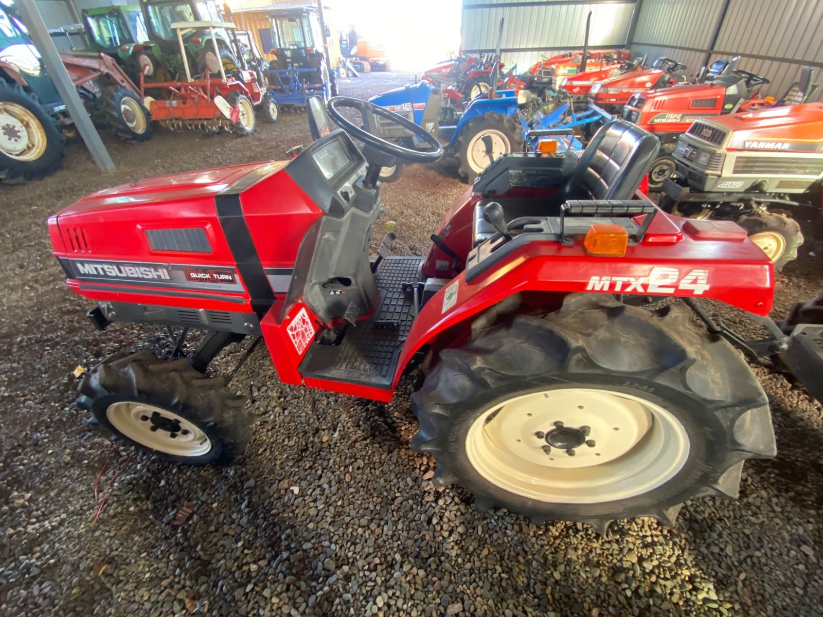 TRACTOR MITSUBISHI MTX-24 - Imagen 2