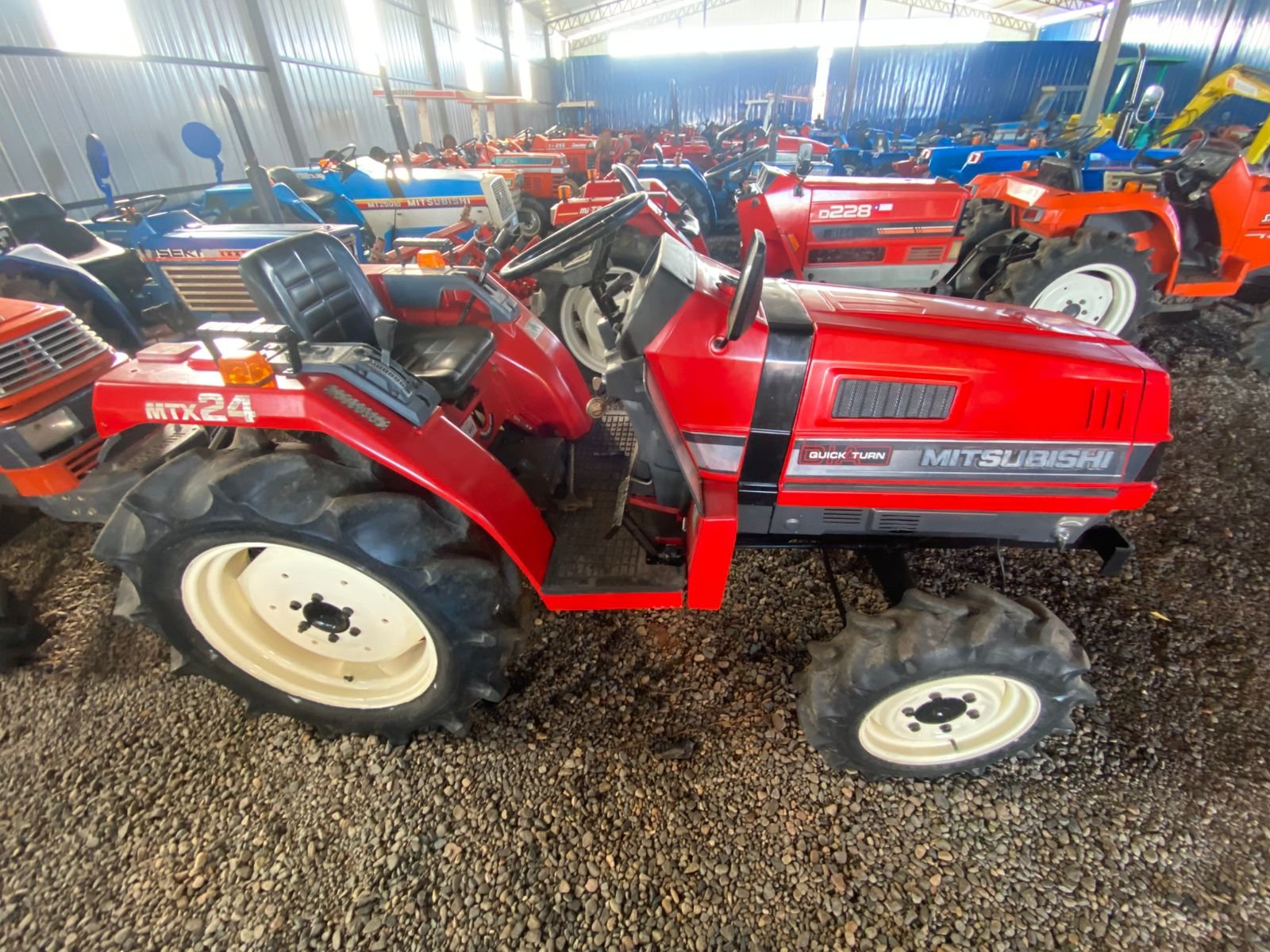 TRACTOR MITSUBISHI MTX-24