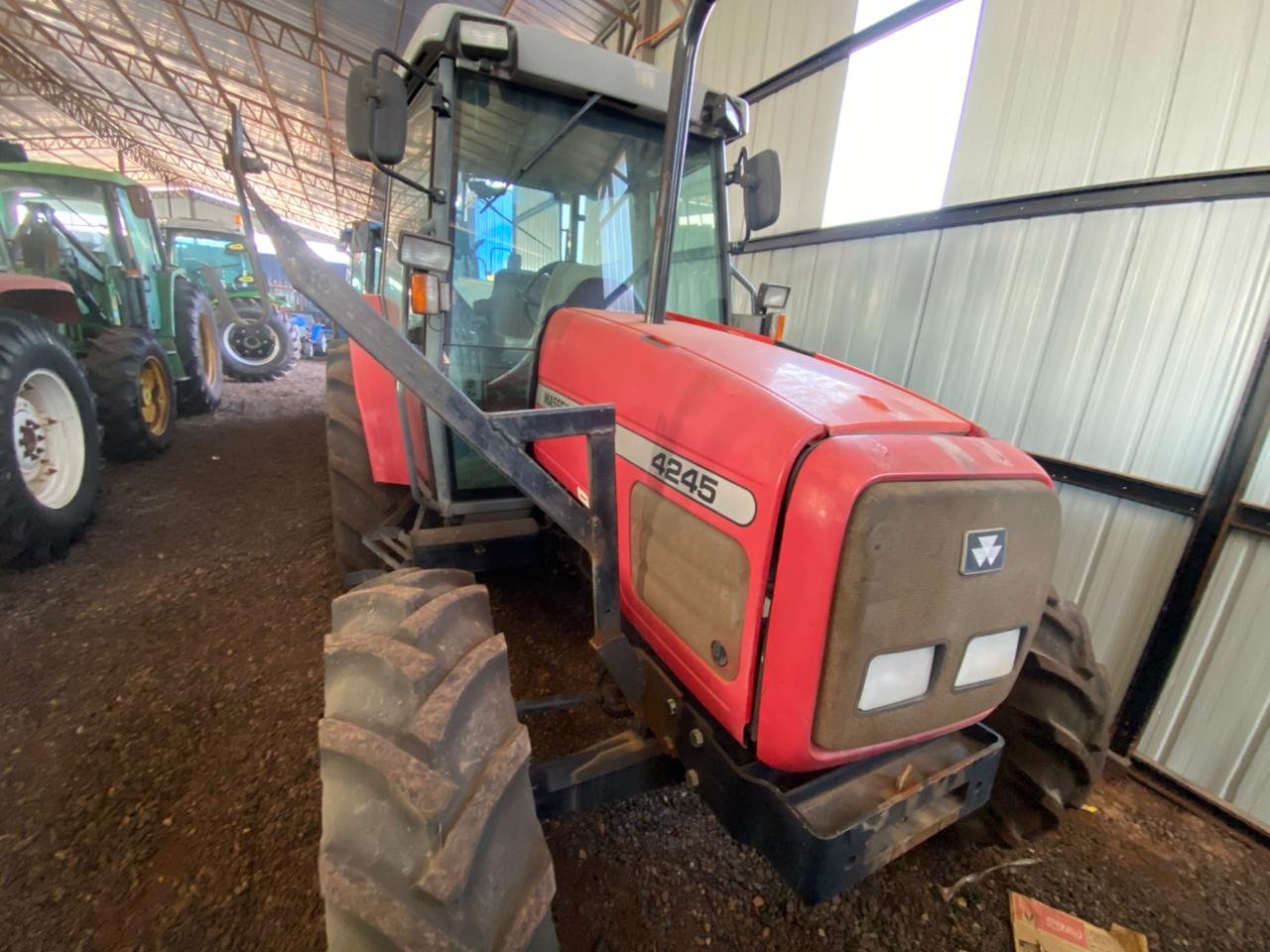 ---VENDIDO---TRACTOR MASSEY FERGUSSON 4245 CON FUMIGADORA - Imagen 3