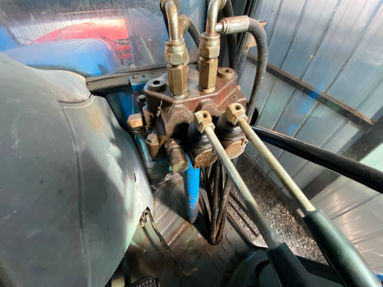 TRACTOR NEW HOLLAND TL100A - Imagen 11