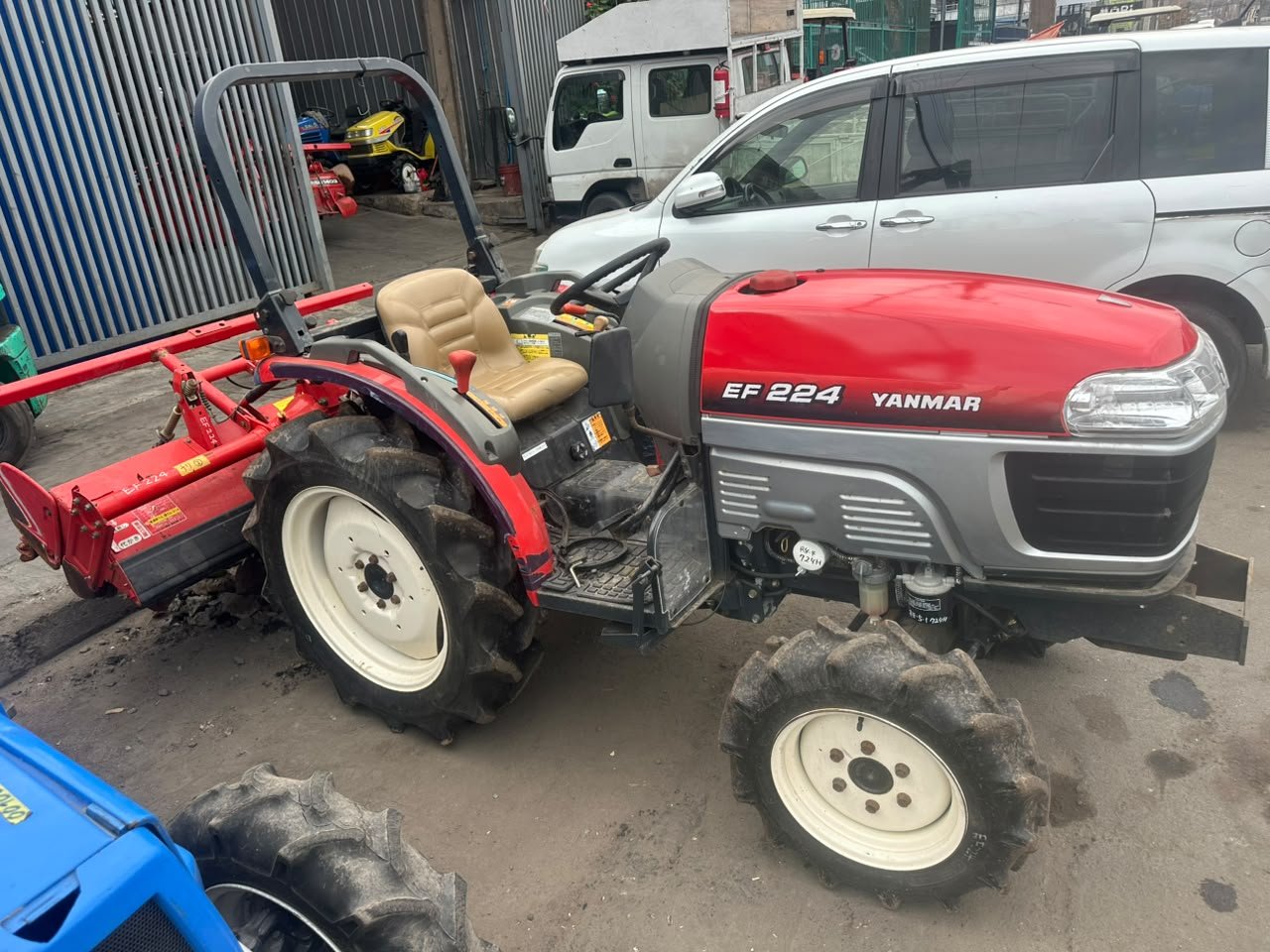 TRACTOR YANMAR EF 224