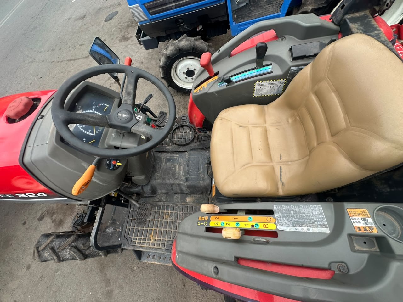 TRACTOR YANMAR EF 224 - Imagen 7