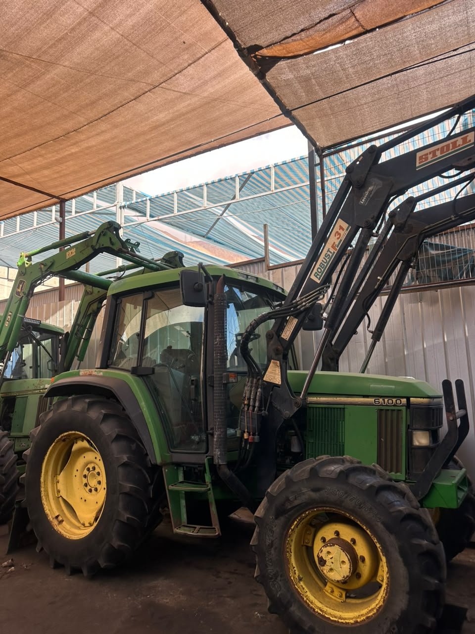 TRACTOR AGRICOLA JOHON DEERE 6100 - Imagen 2